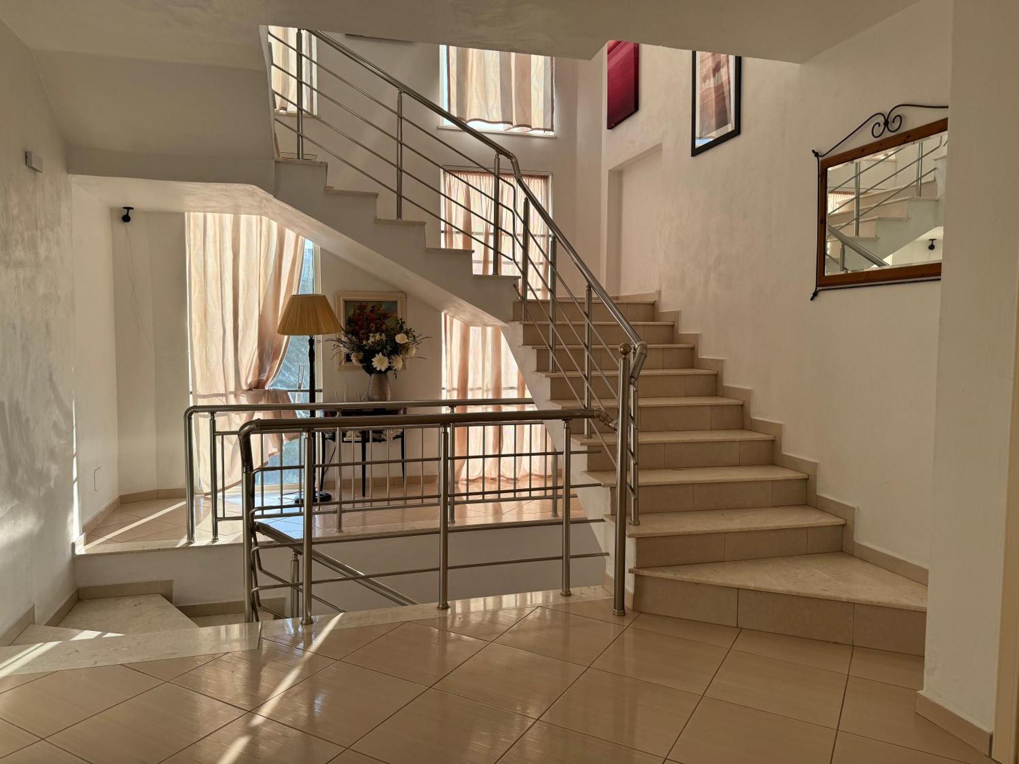 Kunevain Apartament *