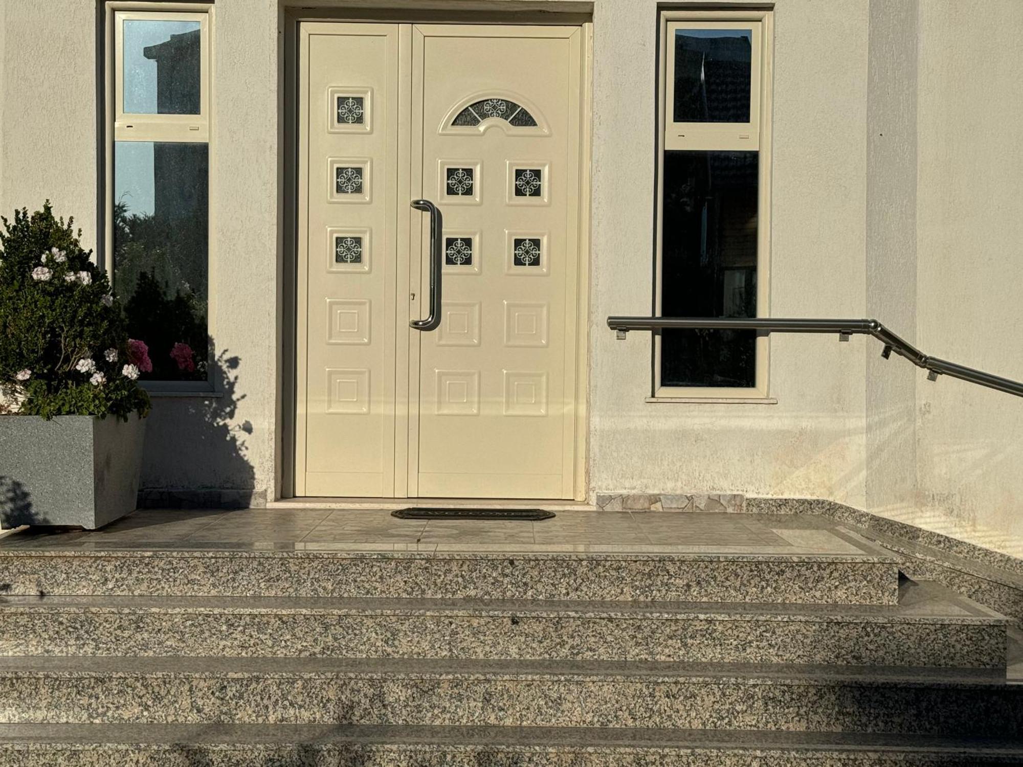Apartament Kunevain